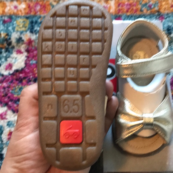 🎉🎉HPx2🎉🎉 New See Kai Run toddler sandals - Picture 3 of 4